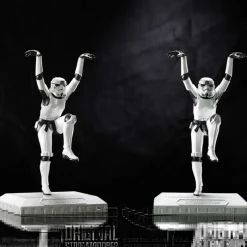 New Figura Stormtrooper Patada De Grulla Star Wars de Nemesis Now Replicas Y Coleccionismo Star Wars