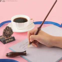 Sale Varita Bolígrafo Luna Lovegood Harry Potter con Soporte Varitas Harry Potter